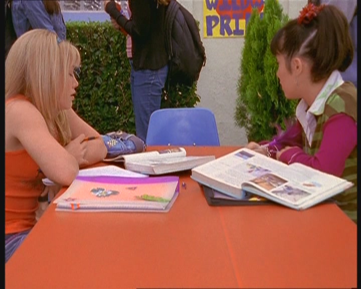 DailyDuff-dot-org_LizzieMcGuire-MovingUp0655.jpg DailyDuff-dot-org_LizzieMcGuire-MovingUp0655.jpg