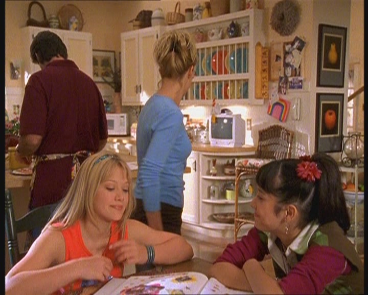 DailyDuff-dot-org_LizzieMcGuire-MovingUp0998.jpg DailyDuff-dot-org_LizzieMcGuire-MovingUp0998.jpg