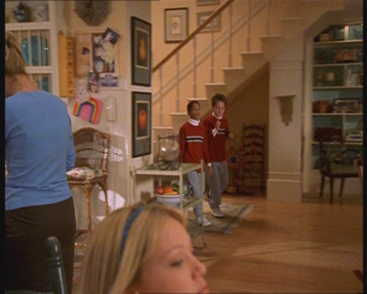 DailyDuff-dot-org_LizzieMcGuire-MovingUp1000.jpg DailyDuff-dot-org_LizzieMcGuire-MovingUp1000.jpg