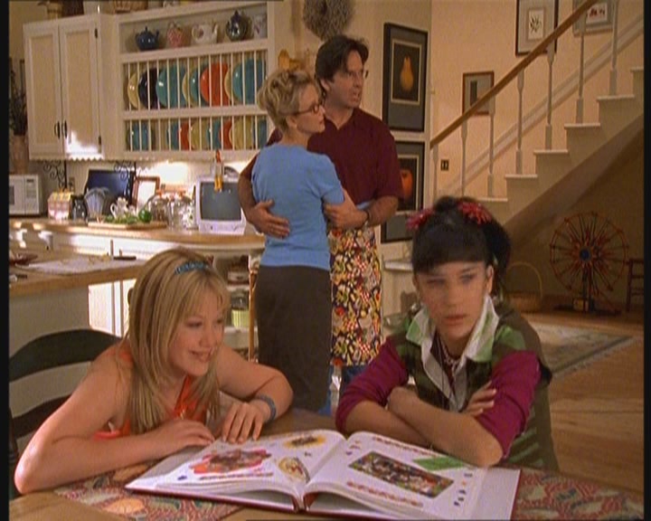 DailyDuff-dot-org_LizzieMcGuire-MovingUp1044.jpg DailyDuff-dot-org_LizzieMcGuire-MovingUp1044.jpg