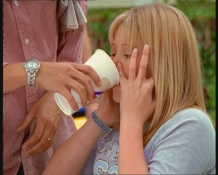 DailyDuff-dot-org_LizzieMcGuire-MovingUp1203.jpg DailyDuff-dot-org_LizzieMcGuire-MovingUp1203.jpg