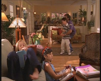 DailyDuff-dot-org_LizzieMcGuire-MovingUp0332.jpg