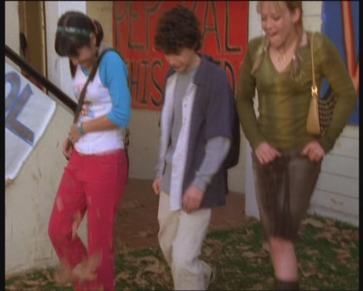 DailyDuff-dot-org_LizzieMcGuire-PartyOverHere0001.jpg
