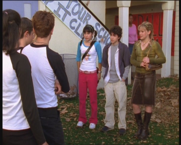 DailyDuff-dot-org_LizzieMcGuire-PartyOverHere0018.jpg