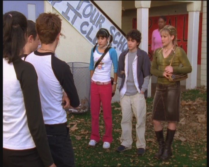 DailyDuff-dot-org_LizzieMcGuire-PartyOverHere0019.jpg