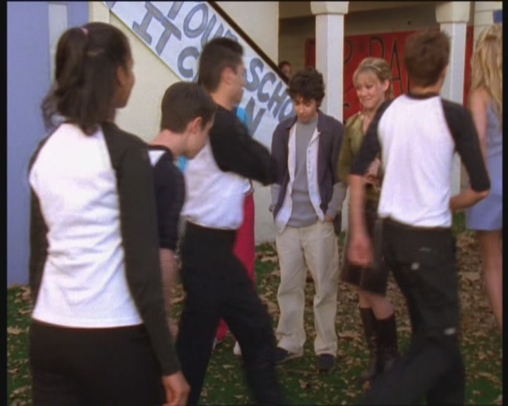 DailyDuff-dot-org_LizzieMcGuire-PartyOverHere0044.jpg