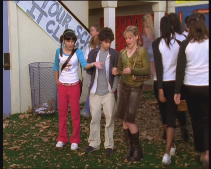 DailyDuff-dot-org_LizzieMcGuire-PartyOverHere0047.jpg