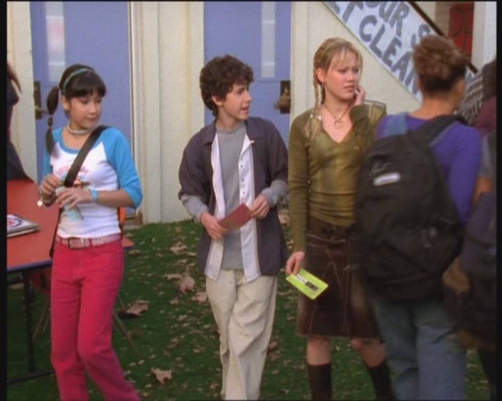 DailyDuff-dot-org_LizzieMcGuire-PartyOverHere0052.jpg DailyDuff-dot-org_LizzieMcGuire-PartyOverHere0052.jpg