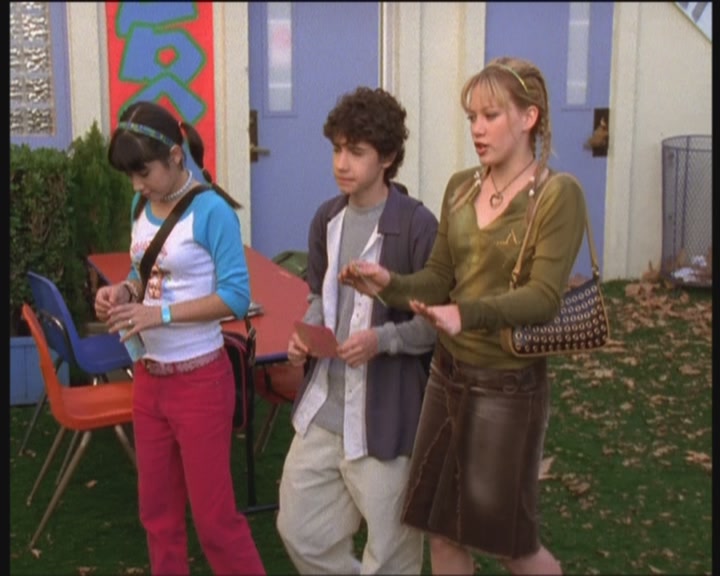 DailyDuff-dot-org_LizzieMcGuire-PartyOverHere0054.jpg
