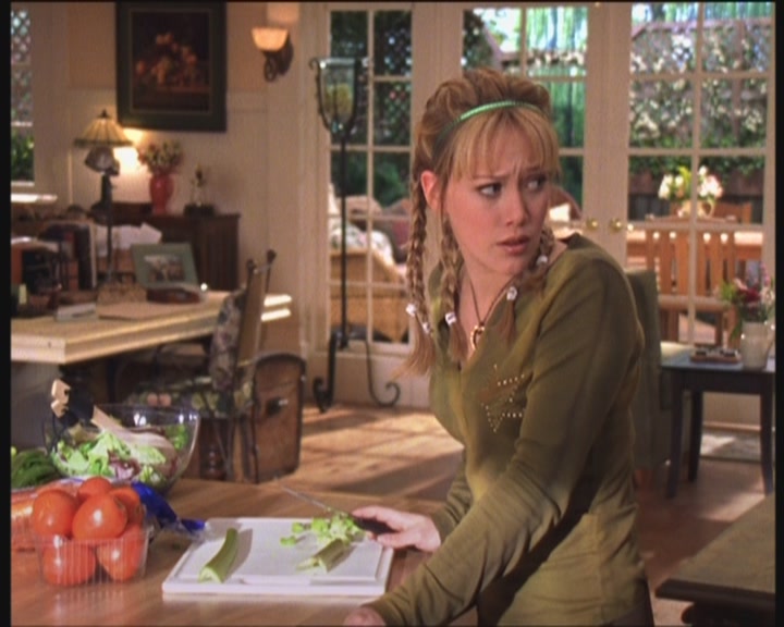DailyDuff-dot-org_LizzieMcGuire-PartyOverHere0130.jpg