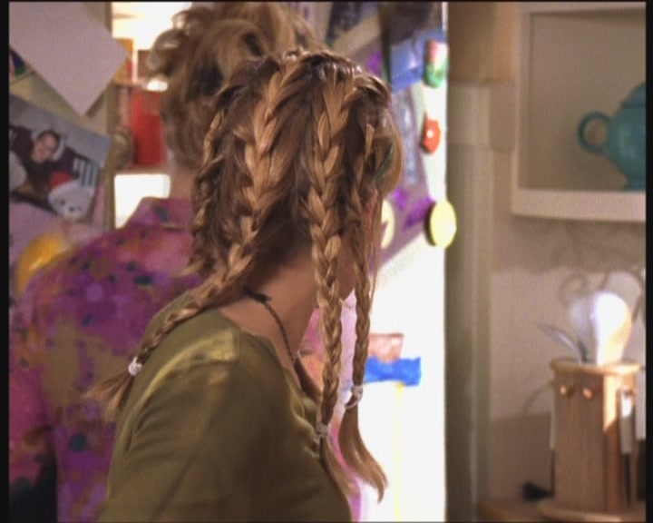 DailyDuff-dot-org_LizzieMcGuire-PartyOverHere0131.jpg