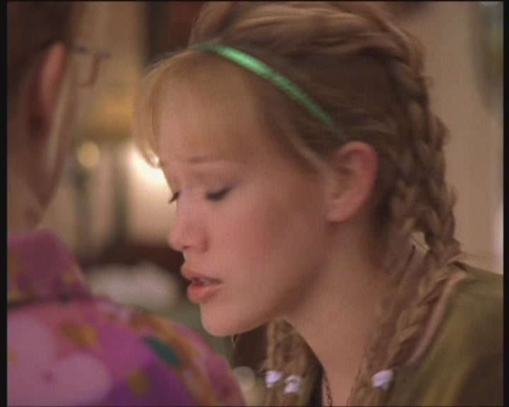 DailyDuff-dot-org_LizzieMcGuire-PartyOverHere0136.jpg