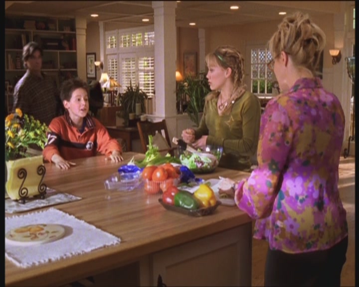 DailyDuff-dot-org_LizzieMcGuire-PartyOverHere0165.jpg