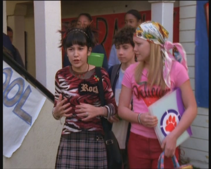 DailyDuff-dot-org_LizzieMcGuire-PartyOverHere0260.jpg