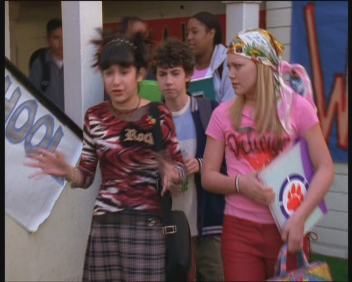 DailyDuff-dot-org_LizzieMcGuire-PartyOverHere0261.jpg