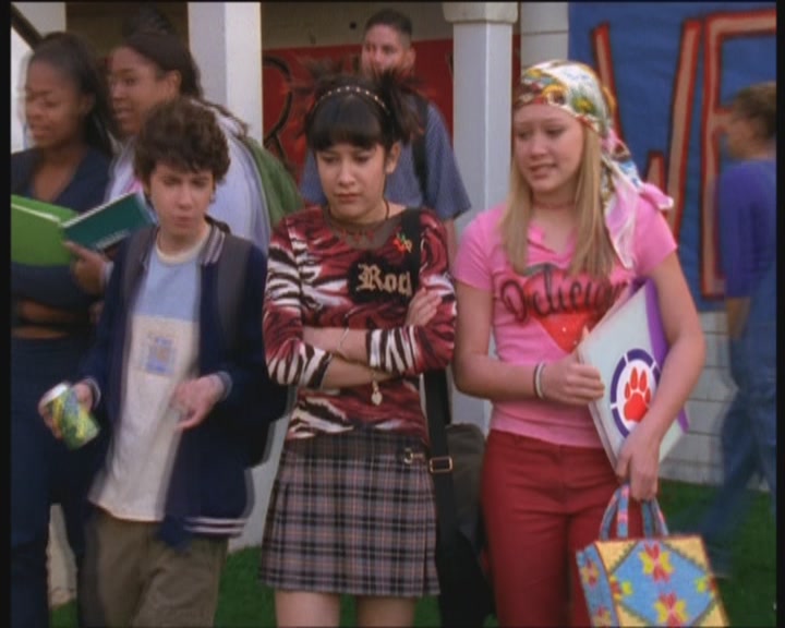 DailyDuff-dot-org_LizzieMcGuire-PartyOverHere0263.jpg