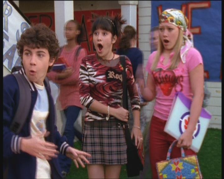 DailyDuff-dot-org_LizzieMcGuire-PartyOverHere0284.jpg