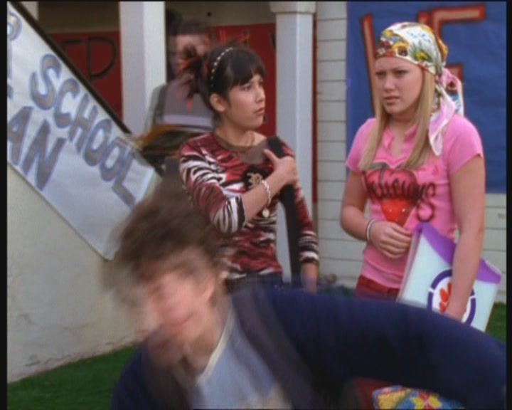 DailyDuff-dot-org_LizzieMcGuire-PartyOverHere0288.jpg