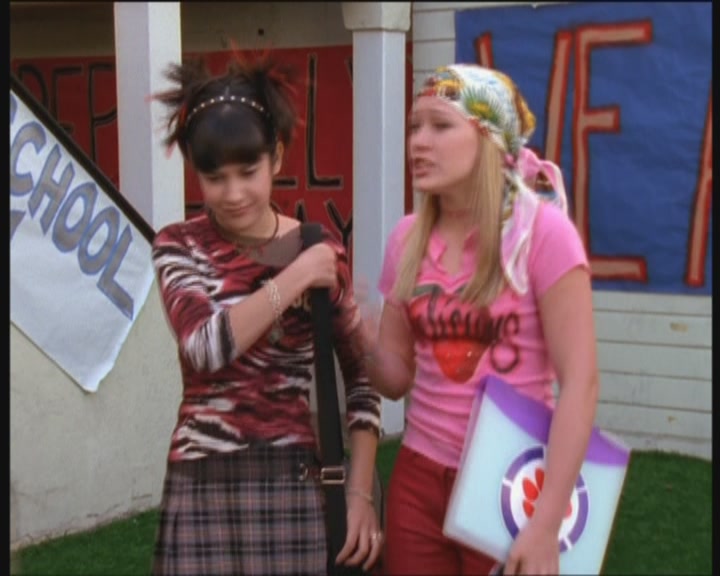 DailyDuff-dot-org_LizzieMcGuire-PartyOverHere0292.jpg