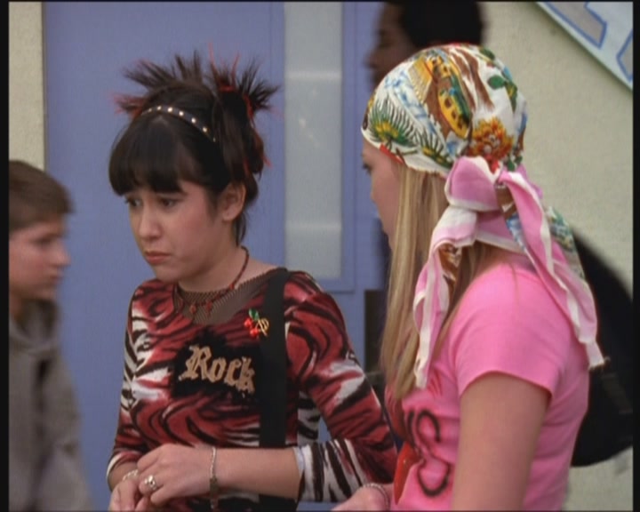 DailyDuff-dot-org_LizzieMcGuire-PartyOverHere0305.jpg