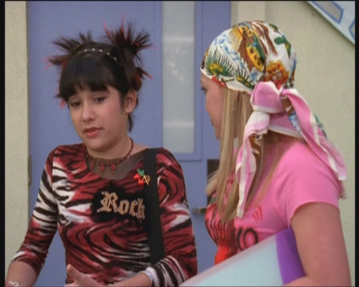 DailyDuff-dot-org_LizzieMcGuire-PartyOverHere0317.jpg