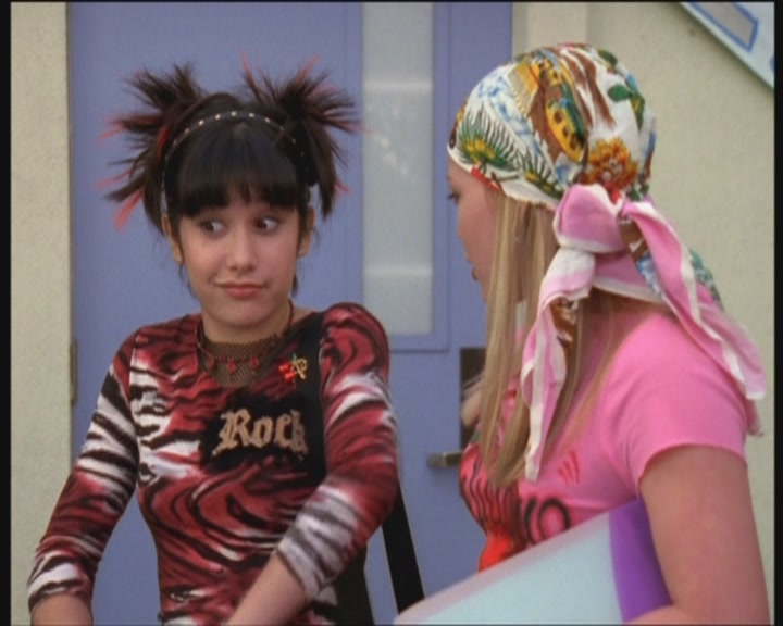 DailyDuff-dot-org_LizzieMcGuire-PartyOverHere0319.jpg