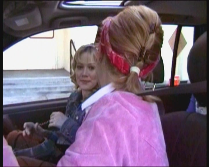 DailyDuff-dot-org_LizzieMcGuire-PartyOverHere0479.jpg