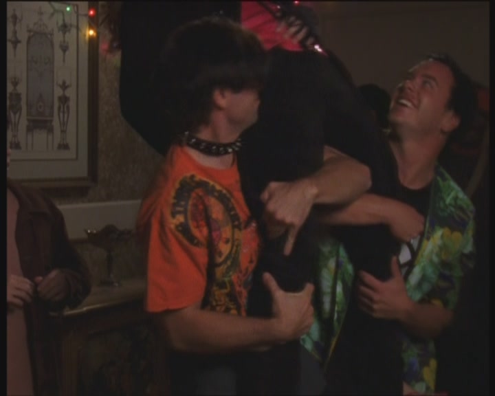 DailyDuff-dot-org_LizzieMcGuire-PartyOverHere0550.jpg