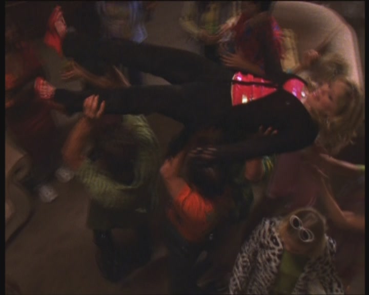 DailyDuff-dot-org_LizzieMcGuire-PartyOverHere0552.jpg