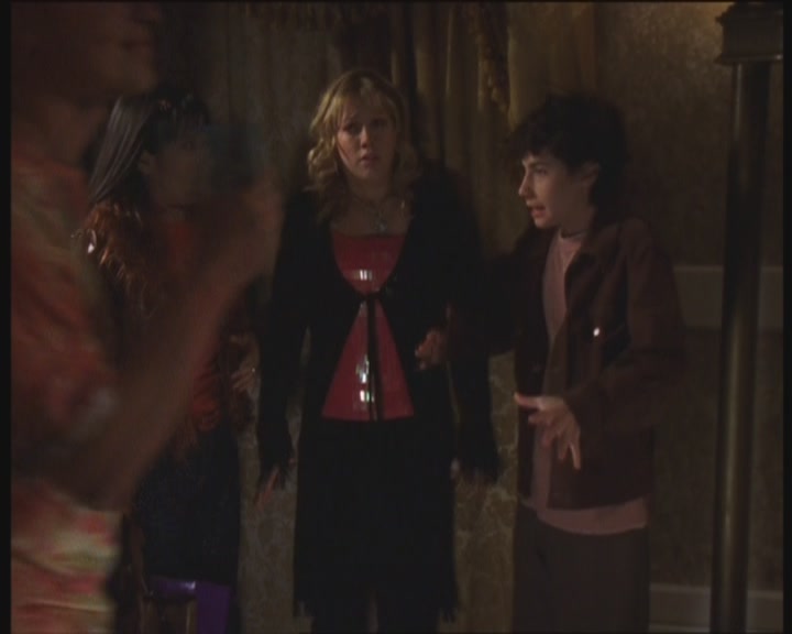 DailyDuff-dot-org_LizzieMcGuire-PartyOverHere0581.jpg