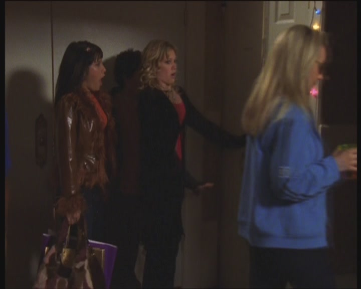 DailyDuff-dot-org_LizzieMcGuire-PartyOverHere0594.jpg
