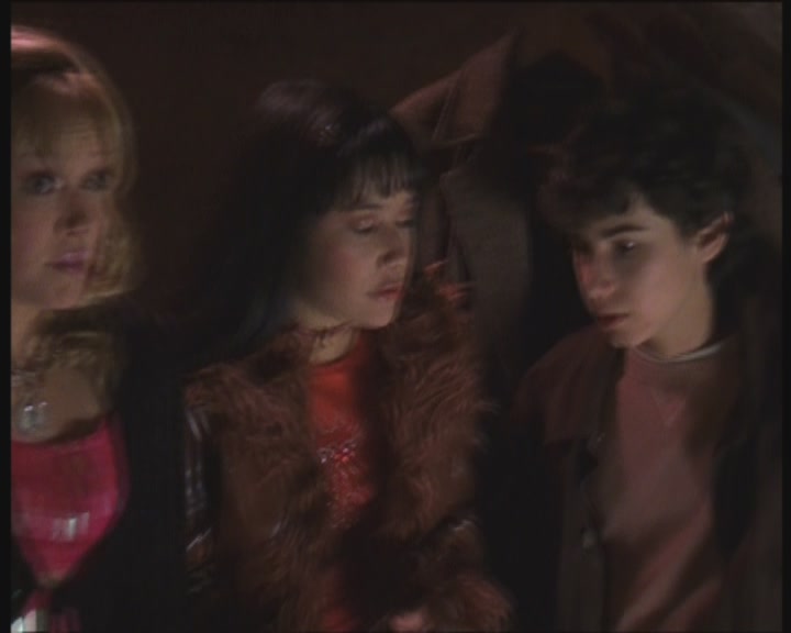 DailyDuff-dot-org_LizzieMcGuire-PartyOverHere0642.jpg