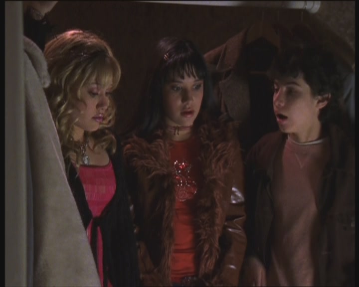 DailyDuff-dot-org_LizzieMcGuire-PartyOverHere0645.jpg