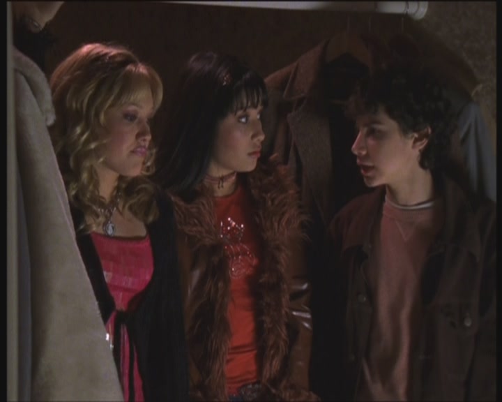 DailyDuff-dot-org_LizzieMcGuire-PartyOverHere0649.jpg