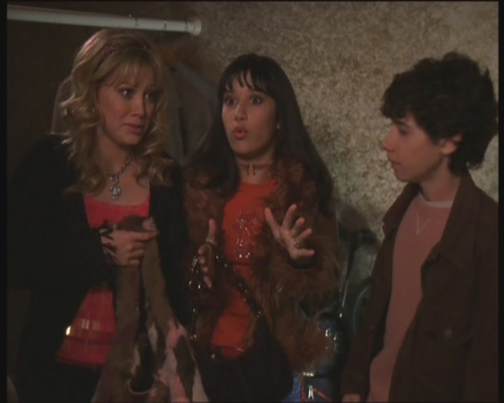 DailyDuff-dot-org_LizzieMcGuire-PartyOverHere0659.jpg