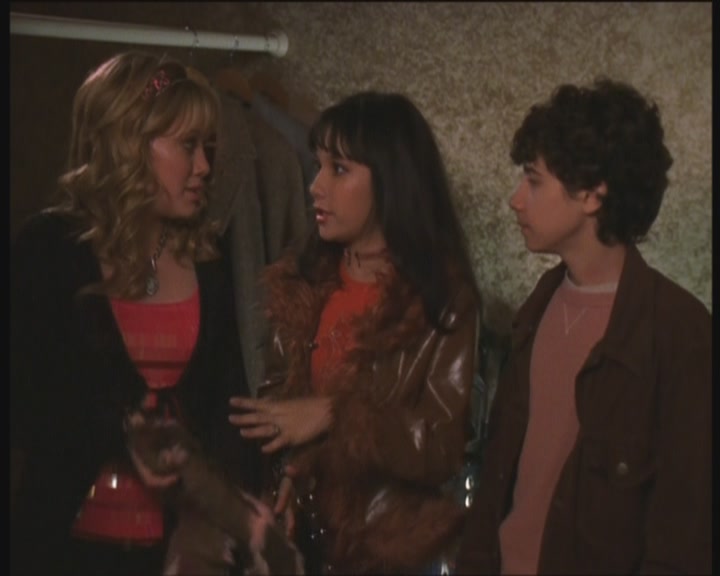 DailyDuff-dot-org_LizzieMcGuire-PartyOverHere0660.jpg