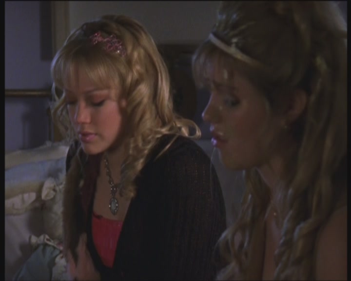 DailyDuff-dot-org_LizzieMcGuire-PartyOverHere0911.jpg