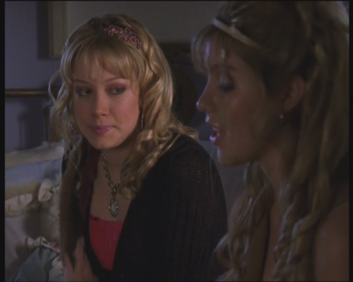 DailyDuff-dot-org_LizzieMcGuire-PartyOverHere0918.jpg