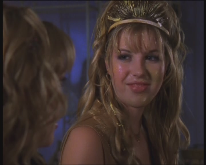 DailyDuff-dot-org_LizzieMcGuire-PartyOverHere0932.jpg