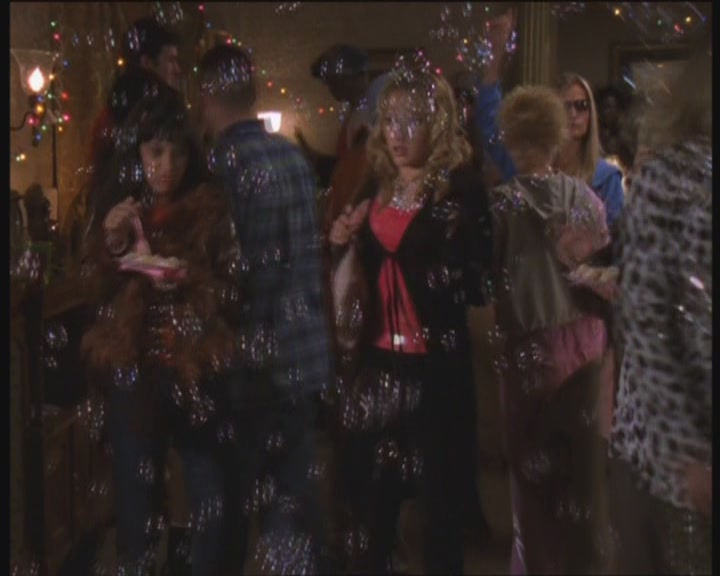 DailyDuff-dot-org_LizzieMcGuire-PartyOverHere1019.jpg