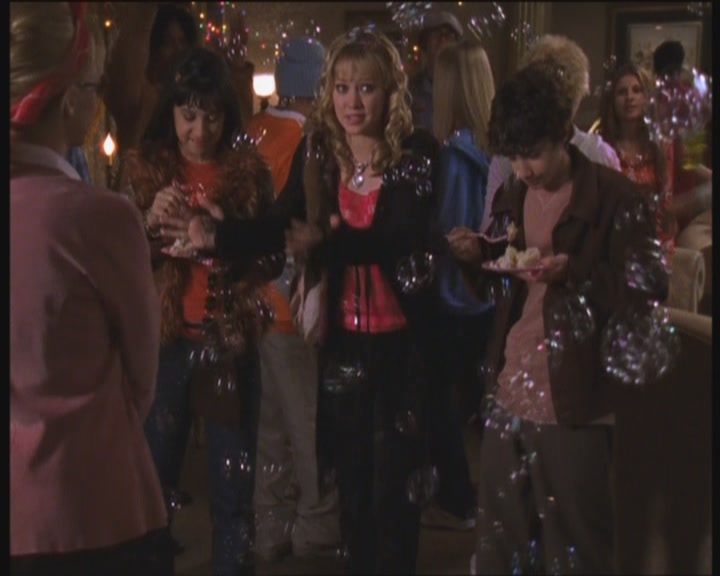 DailyDuff-dot-org_LizzieMcGuire-PartyOverHere1054.jpg DailyDuff-dot-org_LizzieMcGuire-PartyOverHere1054.jpg