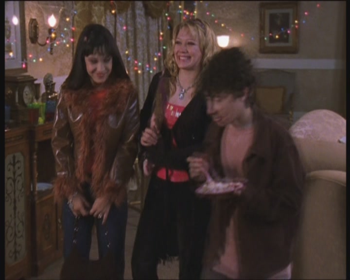 DailyDuff-dot-org_LizzieMcGuire-PartyOverHere1147.jpg DailyDuff-dot-org_LizzieMcGuire-PartyOverHere1147.jpg