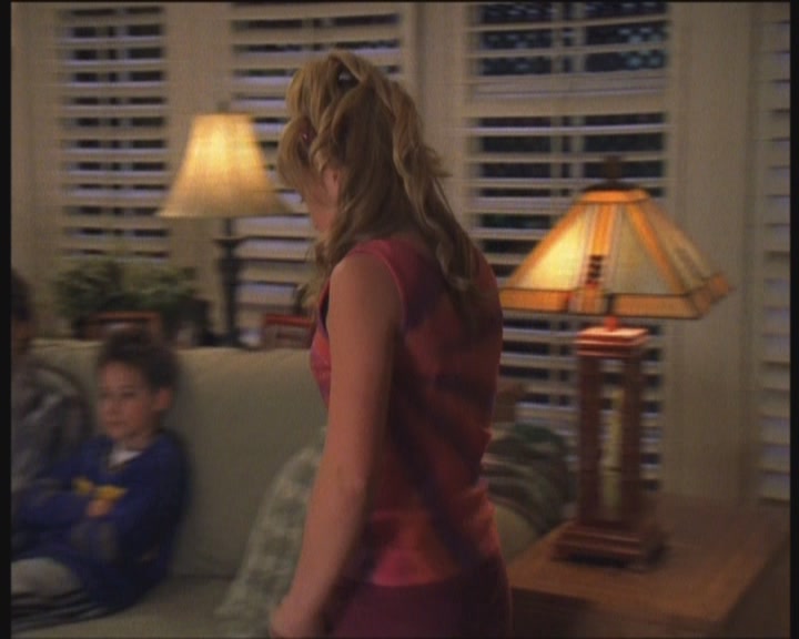 DailyDuff-dot-org_LizzieMcGuire-PartyOverHere1193.jpg DailyDuff-dot-org_LizzieMcGuire-PartyOverHere1193.jpg