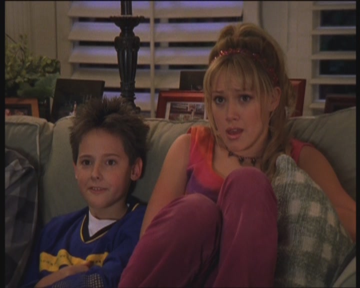 DailyDuff-dot-org_LizzieMcGuire-PartyOverHere1198.jpg DailyDuff-dot-org_LizzieMcGuire-PartyOverHere1198.jpg