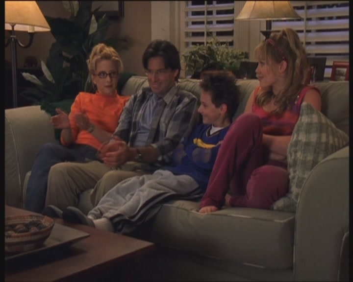 DailyDuff-dot-org_LizzieMcGuire-PartyOverHere1233.jpg DailyDuff-dot-org_LizzieMcGuire-PartyOverHere1233.jpg