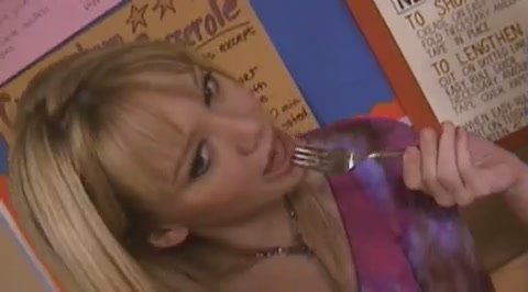 DailyDuff-dot-org_LizzieMcGuire-2x19SheSaidHeSaidSheSaid0021.jpg