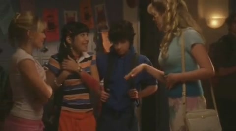 DailyDuff-dot-org_LizzieMcGuire-2x19SheSaidHeSaidSheSaid0257.jpg