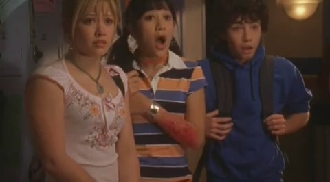 DailyDuff-dot-org_LizzieMcGuire-2x19SheSaidHeSaidSheSaid0295.jpg