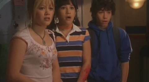 DailyDuff-dot-org_LizzieMcGuire-2x19SheSaidHeSaidSheSaid0302.jpg