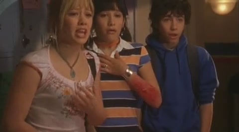 DailyDuff-dot-org_LizzieMcGuire-2x19SheSaidHeSaidSheSaid0303.jpg